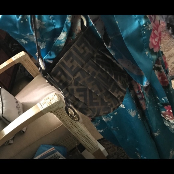 Meet your Posher, Cindy - Picture 8 of 8